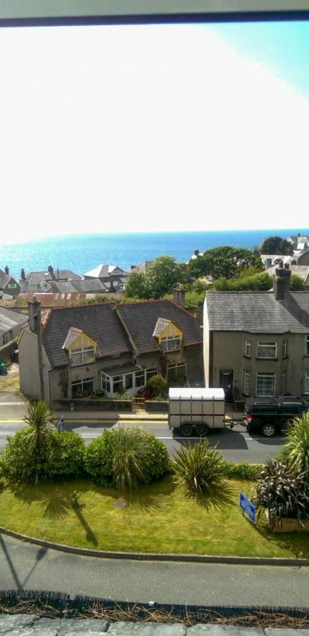 Church Duplex With Breathtaking Sea & Mountain Views Apartment Criccieth Exterior photo