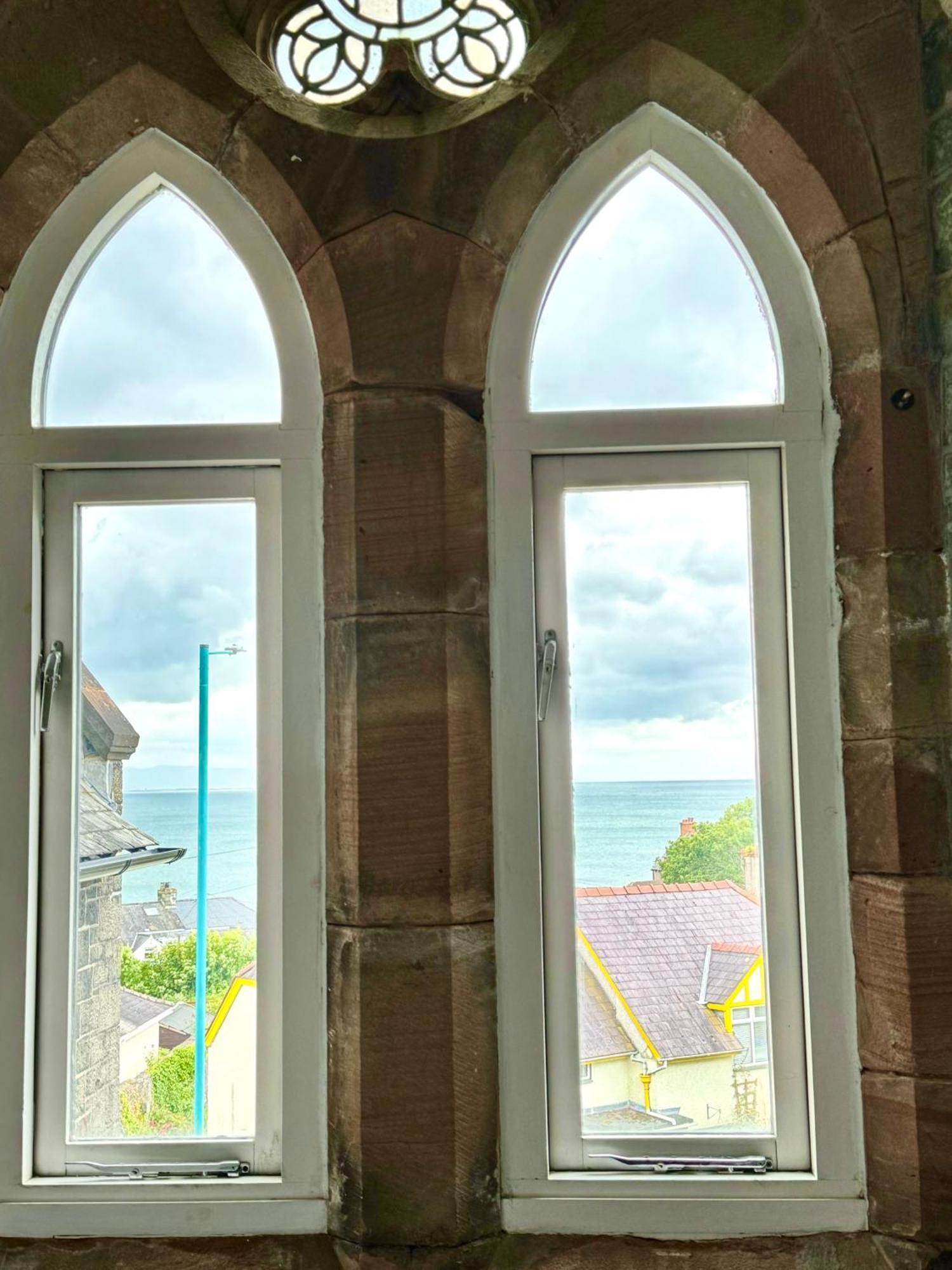 Church Duplex With Breathtaking Sea & Mountain Views Apartment Criccieth Exterior photo