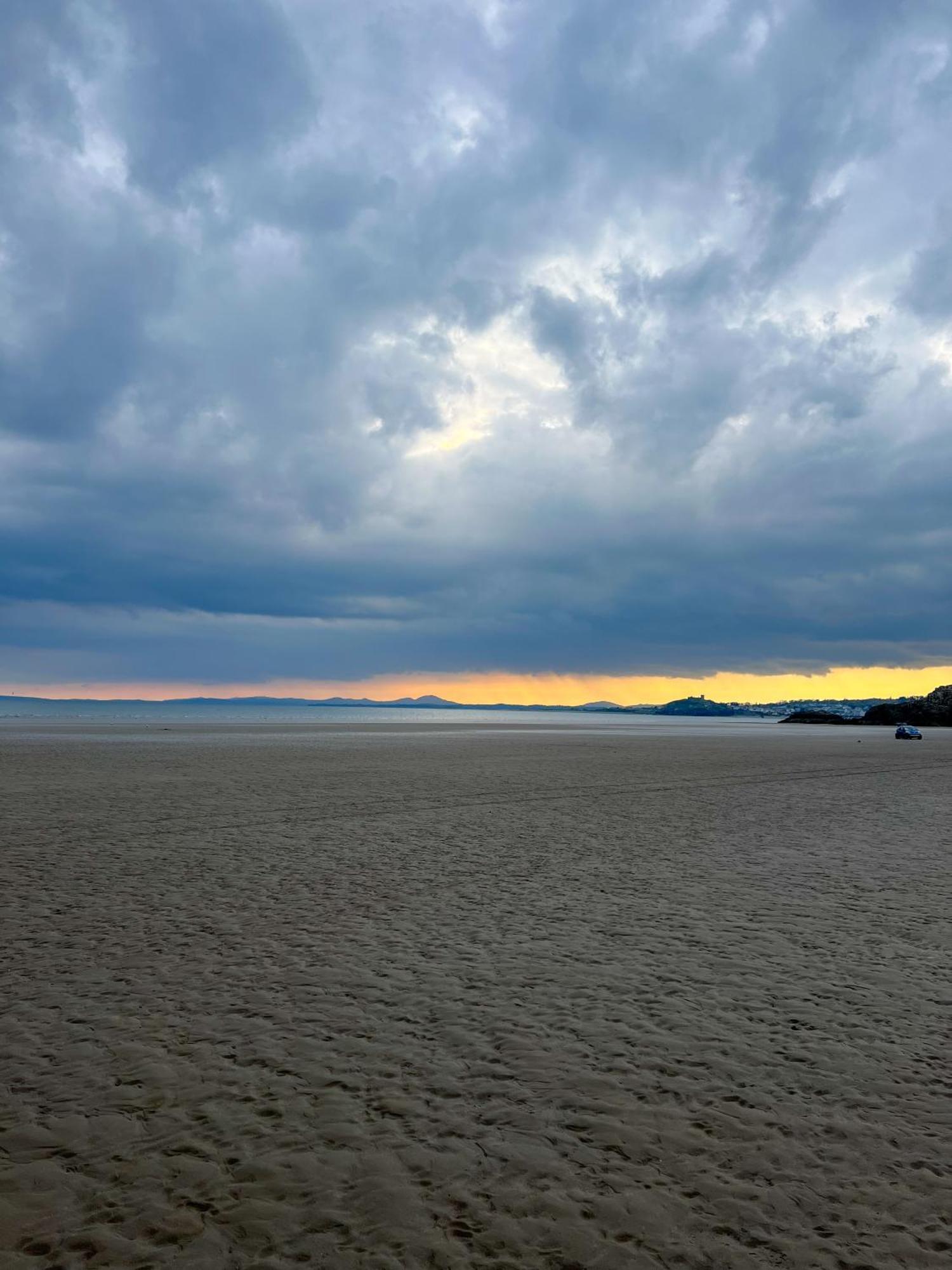 Church Duplex With Breathtaking Sea & Mountain Views Apartment Criccieth Exterior photo